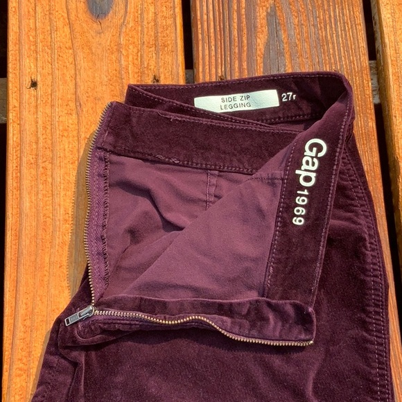 Gap 1969 Women’s Side Zip Burgundy Velvet Leggings Size 27 R No Pockets - Picture 8 of 11